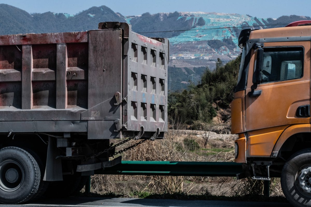 <p>EEUU endurece controles a importaciones de cobre, litio y acero desde China por uso de mano de obra esclava</p>