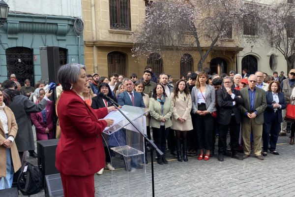 <p>Jara afirma que su plan de Gobierno se financiará con mayor crecimiento, reasignaciones de gasto y no descarta eliminar exenciones o cerrar programas mal evaluados</p>