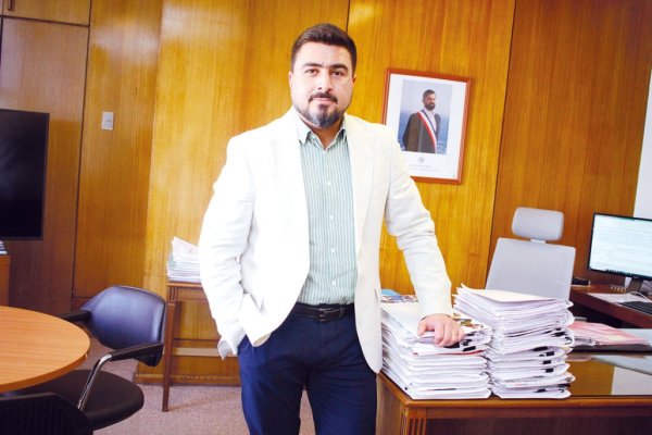 Pablo Zenteno deja la Dirección del Trabajo para apostar por carrera parlamentaria