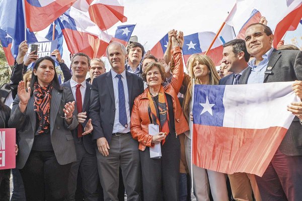 <p>El programa de Matthei contempla un impuesto negativo al ingreso, mediante transferencias a personas de bajos ingresos y con un empleo formal. Crédito: Aton.</p>