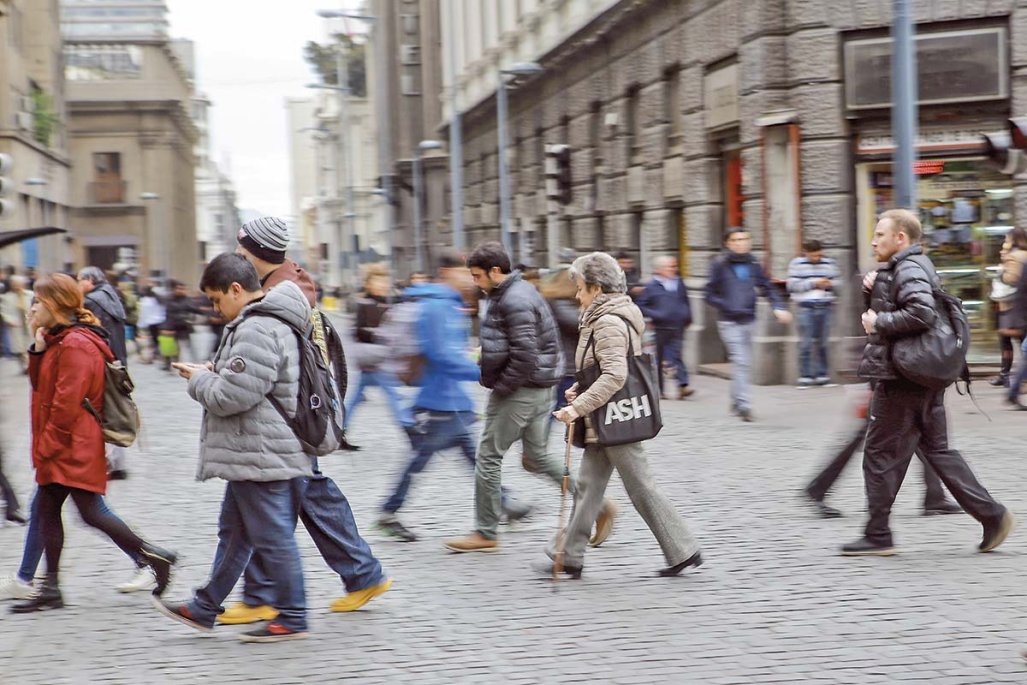 Solo el 21% de los chilenos ahorra mensualmente