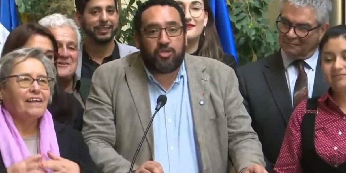 <p>Ahora en DF | Ministro Cataldo tras aprobación en general del proyecto que pone fin al CAE: "Hoy día, sin duda, gana Chile"</p>