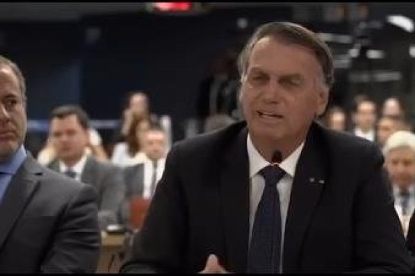<p>Ahora en DF SUD | La Policía brasileña denuncia al expresidente Bolsonaro y a su hijo por "coacción" al Supremo</p>