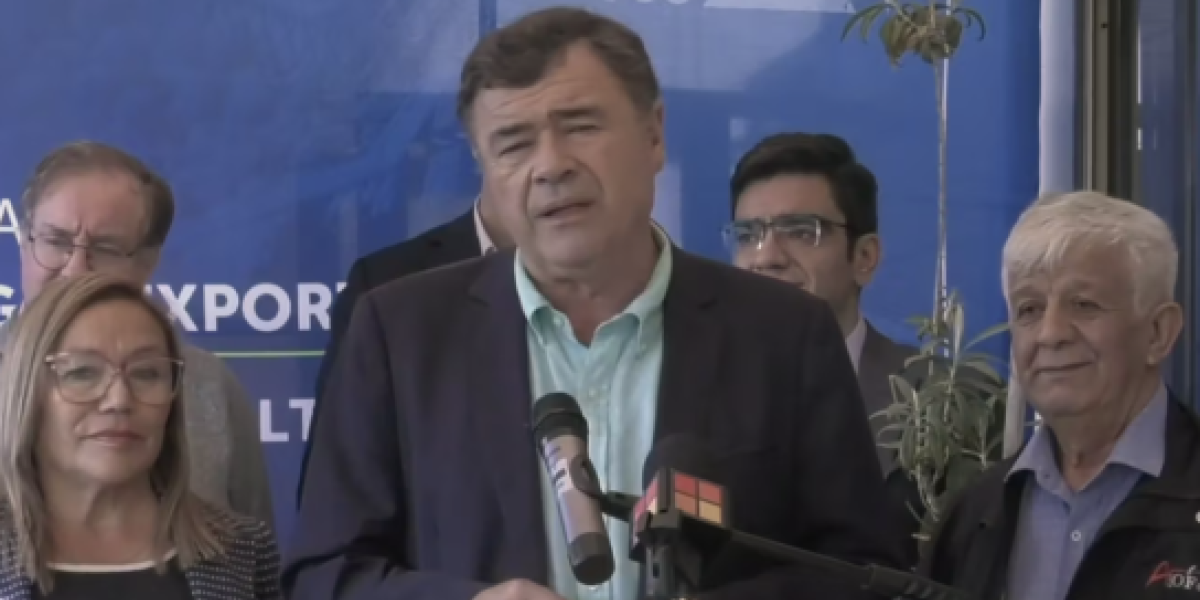 <p>Ahora en DF | Las reacciones del mundo político tras la solicitud de renuncia al ministro de Agricultura Esteban Valenzuela</p>