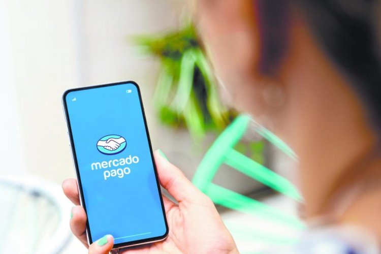 <p>Mercado Pago lanza su tarjeta de crédito en Argentina en medio de sus planes de convertirse de banco</p>