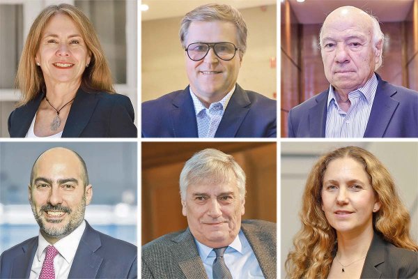 <p>SUSANA JIMÉNEZ, PRESIDENTA DE LA CPC. HOLGER PAULMANN, PRESIDENTE DE ICARE. DIEGO PEREIRA, ECONOMISTA JEFE PARA EL CONO SUR DE JP MORGAN. MANUEL MARFÁN, EXMINISTRO DE HACIENDA Y EXVICEPRESIDENTE DEL BANCO CENTRAL. VITTORIO CORBO, EXPRESIDENTE DEL BANCO CENTRAL. ROSARIO NAVARRO, PRESIDENTA DE LA SOFOFA. FOTOS: JULIO CASTRO Y ARCHIVO</p>