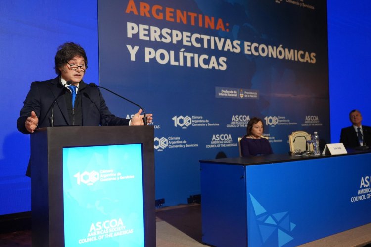 <p>Milei sobre próximas elecciones en Argentina: "Hay solo dos caminos, o terminamos lo que empezamos o volvemos atrás"</p>