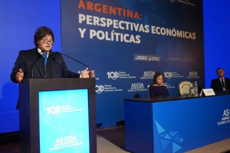 Milei sobre próximas elecciones en Argentina: "Hay solo dos caminos, o terminamos lo que empezamos o volvemos atrás"