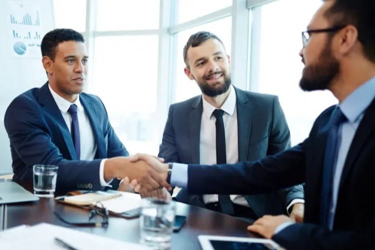 <p>Sueldos y bonos de los CEO peruanos pueden hasta triplicar los de otros directivos</p>