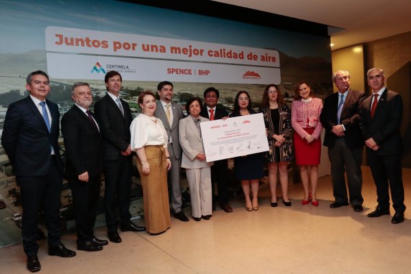 <p>Grandes mineras de Sierra Gorda se comprometen a mejorar del aire ad portas de que la comuna se declare "zona saturada"</p>
