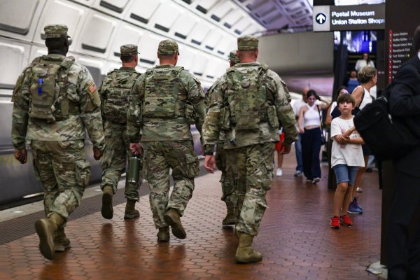 <p>Trump dice que evalúa extender el despliegue de la Guardia Nacional a Nueva York y a Chicago, además de Washington DC</p>