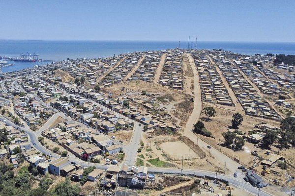 <p>En la llamada “megatoma” de San Antonio  viven unas 10.000 personas. Foto: Aton</p>
