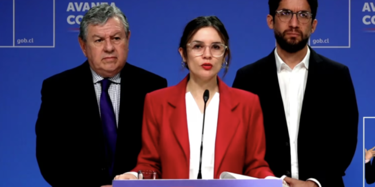 <p>Ahora en DF | Gobierno y propuesta de Kast sobre pensiones: "Es un anuncio regresivo, sobre todo para las jubiladas"</p>