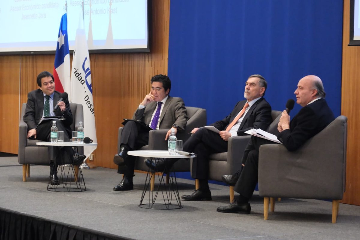 <p>Controversia entre asesores económicos: Briones saca al pizarrón a Quiroz y acusa que medidas económicas de Kast son "voluntarismo"</p>