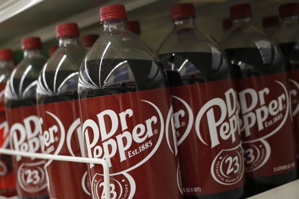 <p>Dueña de Dr Pepper acuerda comprar gigante europeo del café por 16 mil millones de euros para lanzar un desafío al campeón defensor, Nestlé</p>