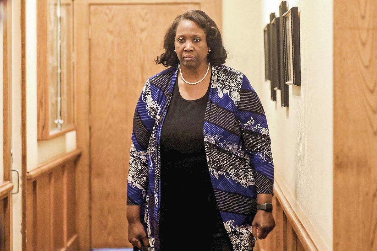 <p>Lisa Cook es la primera mujer afroamericana en formar parte de la junta de gobernadores de la Fed. Foto: Reuters</p>