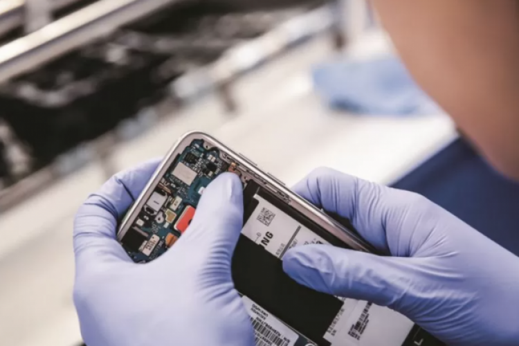 <p>Argentina Mirgor suspende a 360 trabajadores en medio del plan de recorte de producción</p>