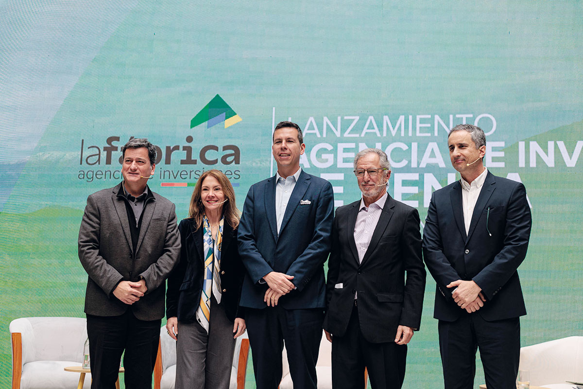 <p>A la presentación asistieron el ministro de Economía, Álvaro García, y la presidenta de la CPC, Susana Jiménez.</p>