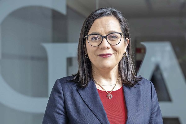 <p>Paula Benavides, presidenta del CFA: “Un nuevo desvío podría profundizar la afectación de la credibilidad de la regla fiscal"</p>