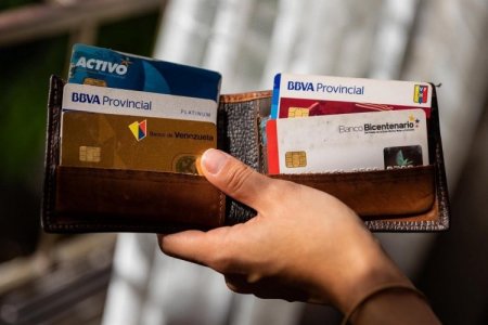 <p>Las tarjetas siguen siendo el medio preferido de los latinoamericanos para pagar sus compras online</p>