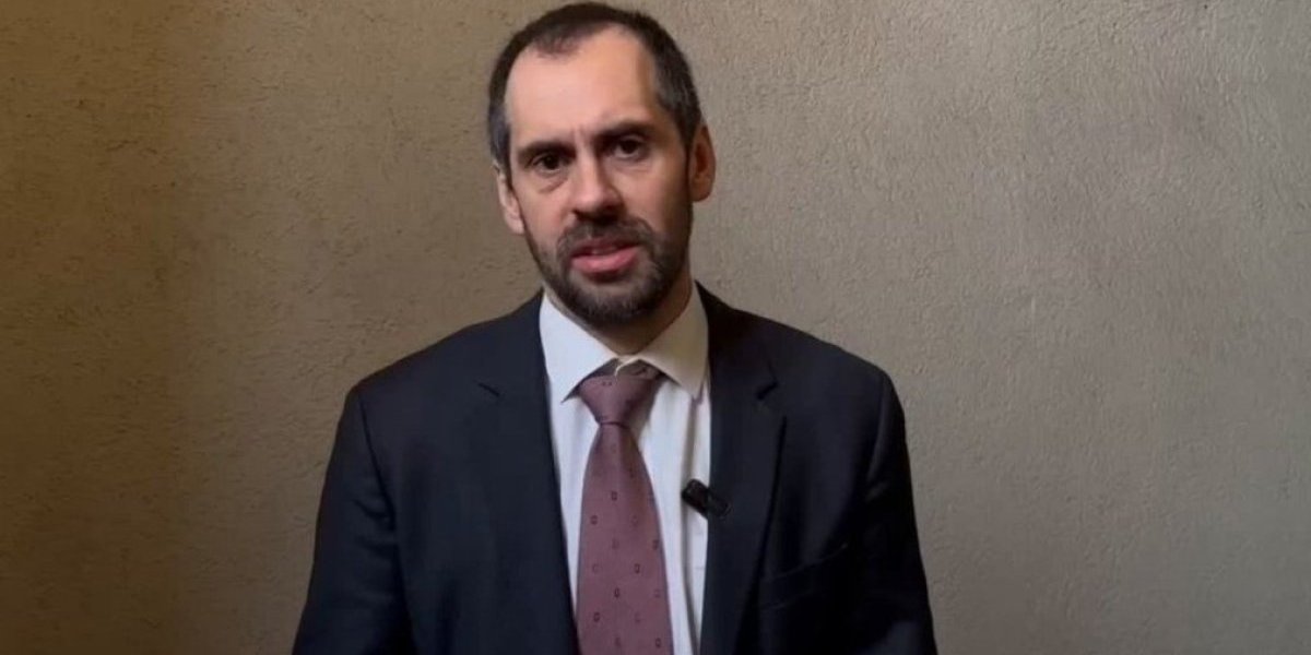 <p>Ahora en DF | Pese a Imacec bajo lo esperado, el ministro de Hacienda destaca “una importante aceleración de la economía” en julio respecto del mes anterior</p>