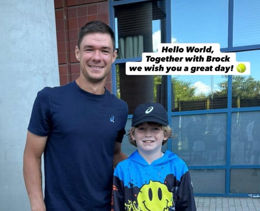 CEO polaco que protagonizó escándalo por gorra de tenista para niño durante el US Open pide disculpas