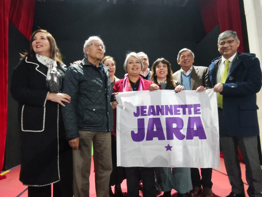 Luego de una semana marcada por tensiones con el PC, Jara pide “unidad y enfocarse en propuestas” en reunión con presidentes del oficialismo