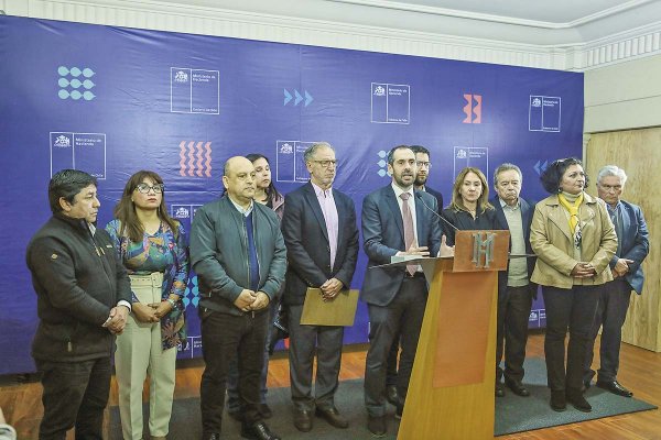 <p>El ministro Grau lideró este lunes el lanzamiento de instancia tripartita de diálogo.</p>