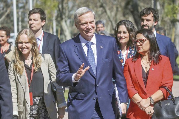 <p>José Antonio Kast, candidato de los partidos Republicano y Social Cristiano. Foto: Aton</p>