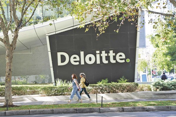 Deloitte sella su primer hito tras adquirir Virtus Partners: trae a Chile firma de élite en consultoría estratégica