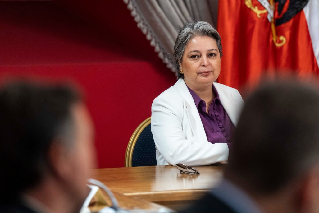 La disputa previsional que divide Chile: apuesta a ciegas y defensa férrea