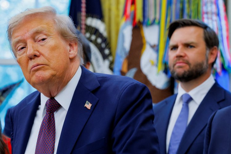 <p>Al menos 11 personas mueren en ataque militar de EEUU a barco que trasladaba drogas desde Venezuela</p>