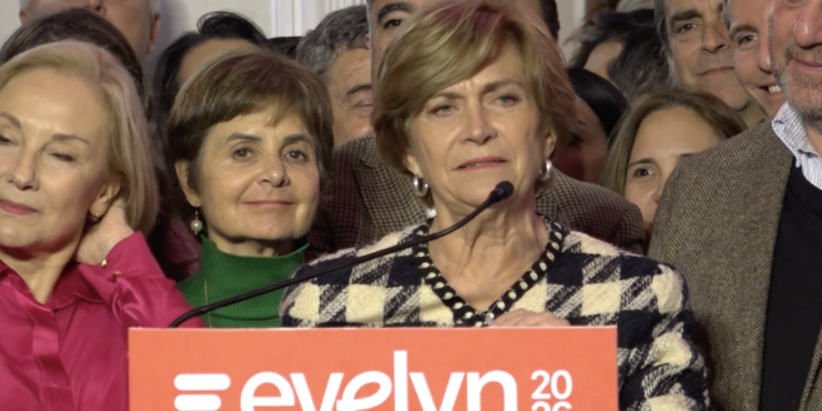 <p>Ahora en DF | Evelyn Matthei presenta nueva imagen de su campaña junto al piñerismo</p>