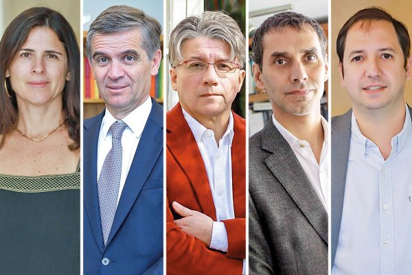 <p>Sylvia Eyzaguirre, Rodrigo Vergara, Aldo Mascareño, Sebastián Soto y Sebastián Izquierdo, los investigadores del CEP especializados en educación, economía, derecho y sociología, autores de las propuestas.</p>