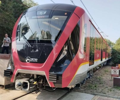 <p>Primer tren del Metro de Bogotá llega a Colombia para empezar con sus primeras pruebas en el país</p>