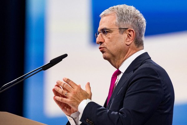 <p>Quejas por favoritismo hacia subordinada con la que mantenía relación llevaron a la caída del exCEO de Nestlé</p>
