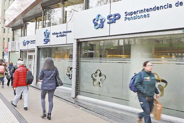 <p>Regulador multa a las siete AFP por incumplimiento del pago oportuno por servicios y prestaciones de interconsultores en proceso de calificación de invalidez</p>