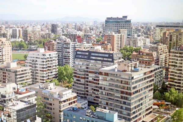 Mapa de inversión inmobiliaria: las 10 comunas con mayor demanda en Chile y cuánto cuesta el m2
