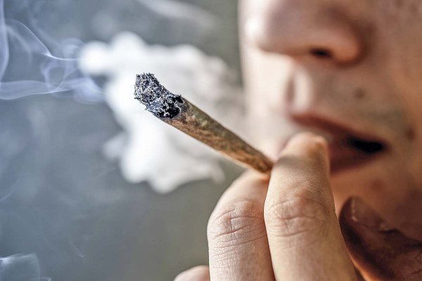 Señales de alarma: consumo de drogas aumenta entre los trabajadores en Chile