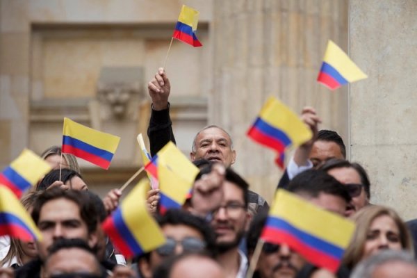 Bonos internacionales de Colombia suben tras resultados de recompra por parte de grupo de bancos