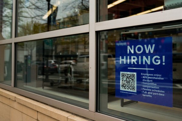 <p>Sorpresa en EEUU: ​​crea 22.000 empleos en agosto, menos de la mitad de lo que los analistas habían previsto</p>