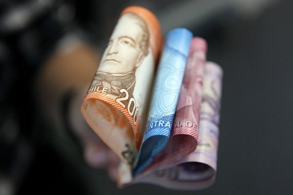 Salarios de los trabajadores locales vuelven a registrar alza