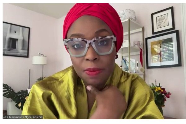 <p>Guía de Ocio: la esperada novela de Chimamanda Ngozi Adichie, cancionero nacional y chilenos exponiendo en Miami</p>