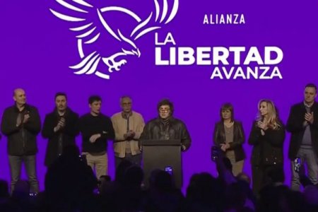 <p>Milei admite "clara derrota" tras triunfo opositor en Buenos Aires, pero promete profundizar políticas de ajuste económico: "No se retrocede ni un milímetro"</p>