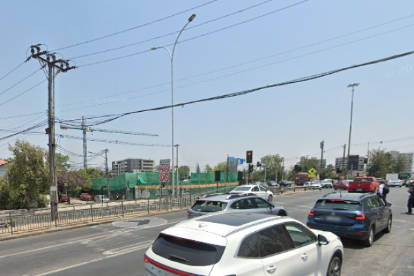 Millonaria disputa por expropiación en emblemática esquina de Av. Ossa con Tobalaba: privado pide mayor indemnización