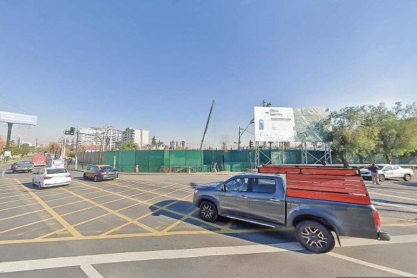 Millonaria disputa por expropiación en emblemática esquina de Av. Ossa con Tobalaba: privado pide mayor indemnización