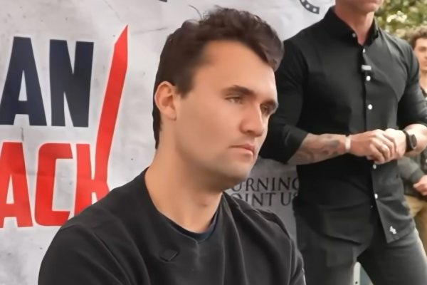 <p>Asesinan de un disparo a Charley Kirk, reconocido influencer político proTrump, durante un evento con estudiantes en la U. de Utah</p>
