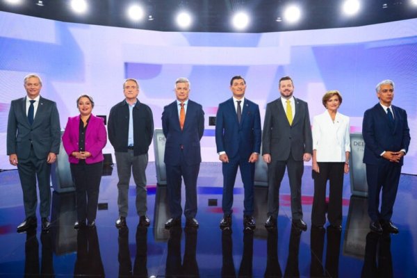 <p>Con acusaciones mutuas Kast y Jara protagonizan encendido cruce en primer debate con los ocho candidatos</p>