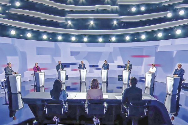 <p>El pizarrón post debate: Jara y Kast en problemas y Matthei recupera terreno</p>