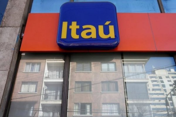 <p>Sindicatos bancarios de Brasil van a la Justicia por despidos masivos de Itaú</p>